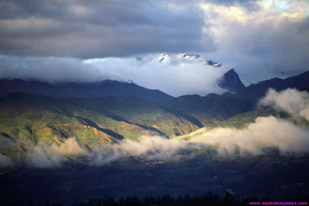 1990_07_ECUADOR_071-Altar.jpg