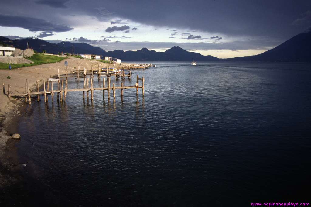 1992.07.01_053_GUATEMALA-Atitlan.jpg