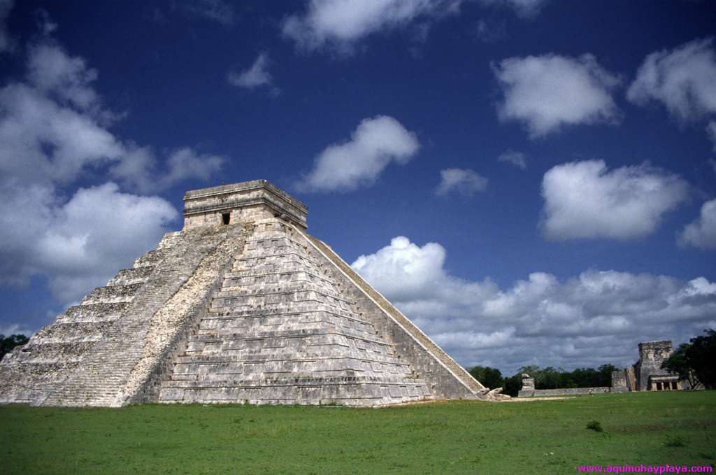 1992.07.01_007-MEXICO-ChichenItza.jpg