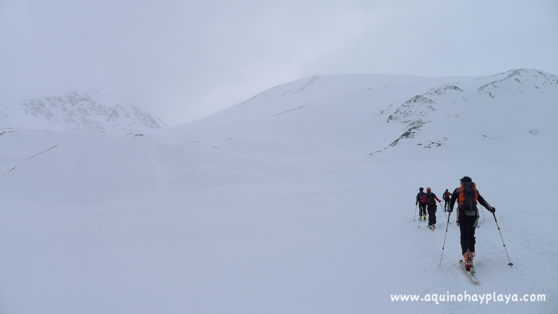 2014_04_21-060-AlpeLyngen-Fastdalstinden.JPG