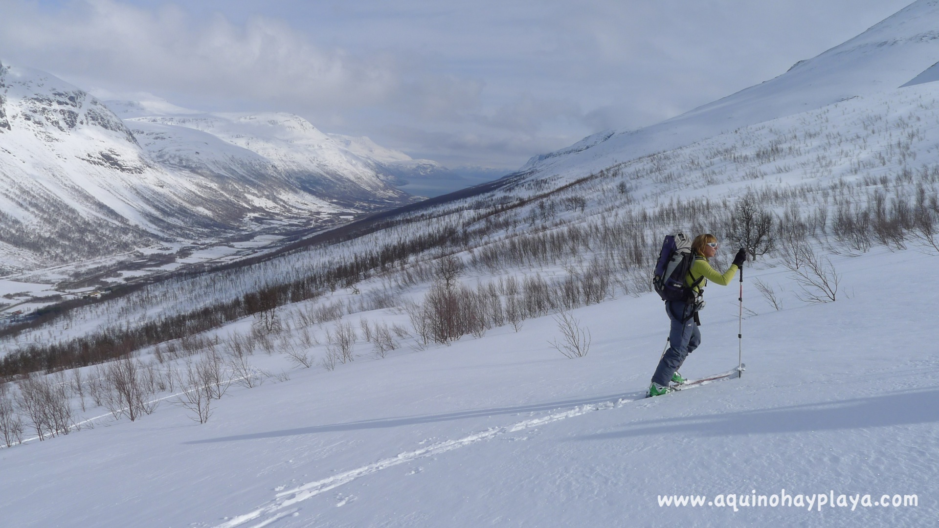 2014_04_24-146-AlpeLyngen-Sorfjellstinden.JPG