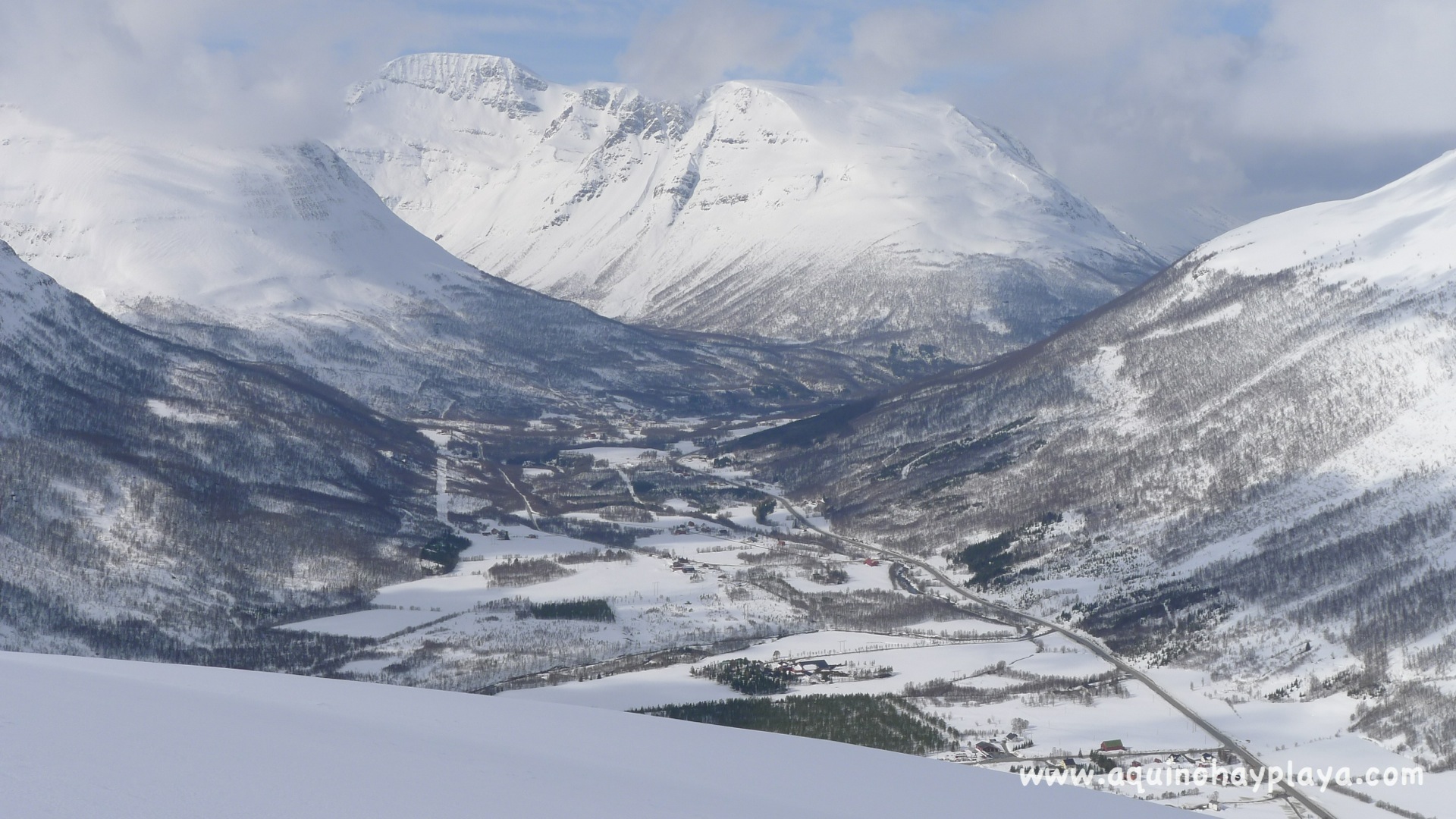 2014_04_24-149-AlpeLyngen-Sorfjellstinden.JPG