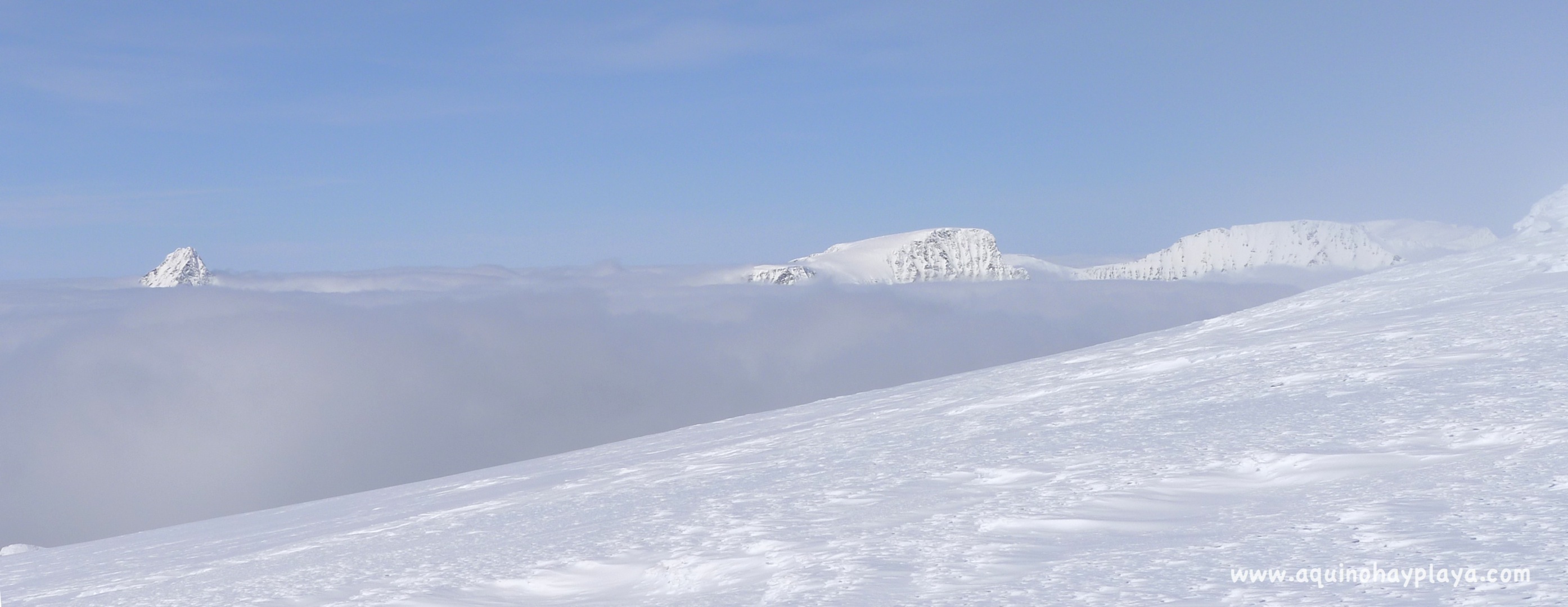 2014_04_24-161-AlpeLyngen-Sorfjellstinden.JPG
