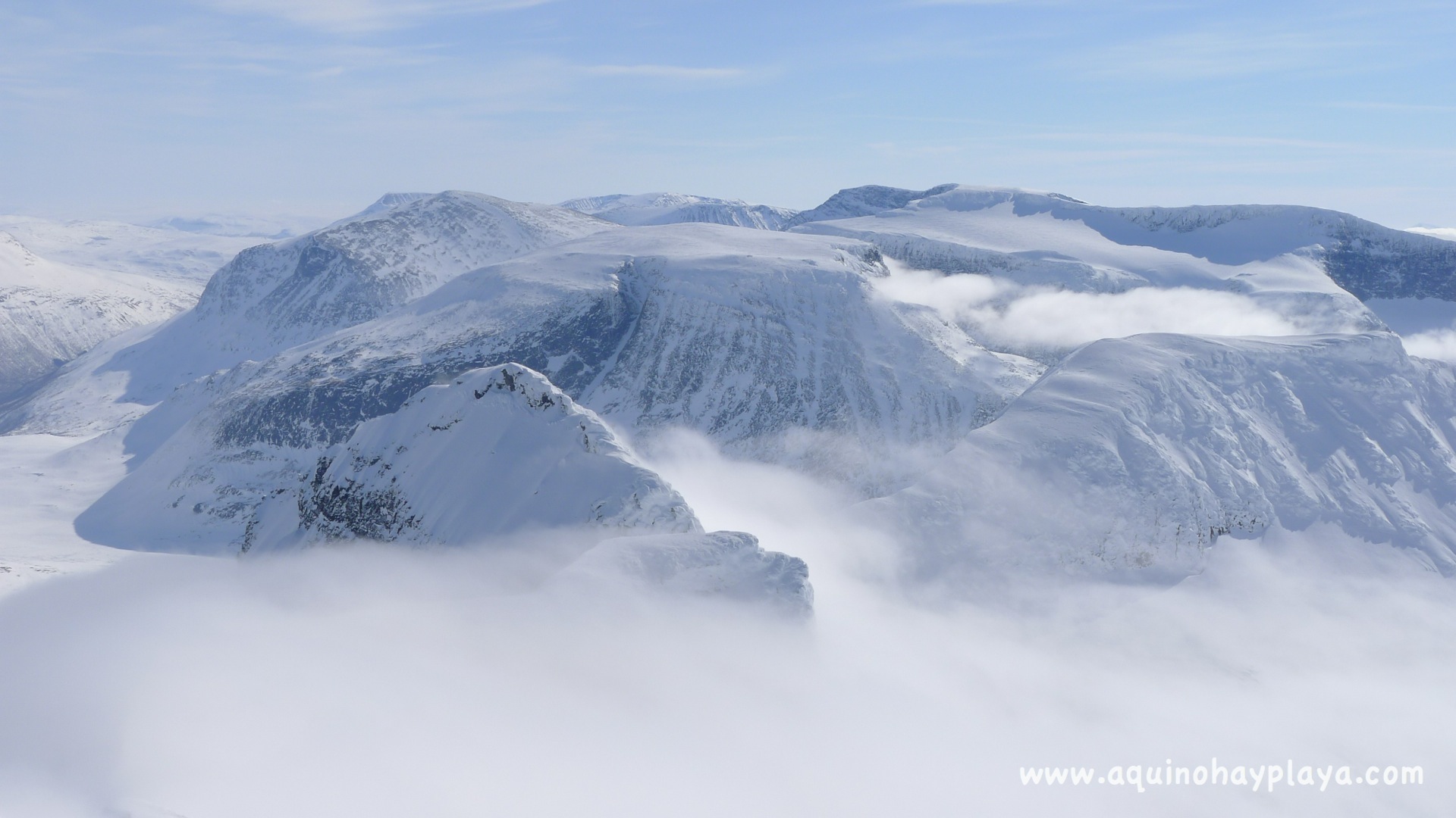 2014_04_24-171-AlpeLyngen-Sorfjellstinden.JPG