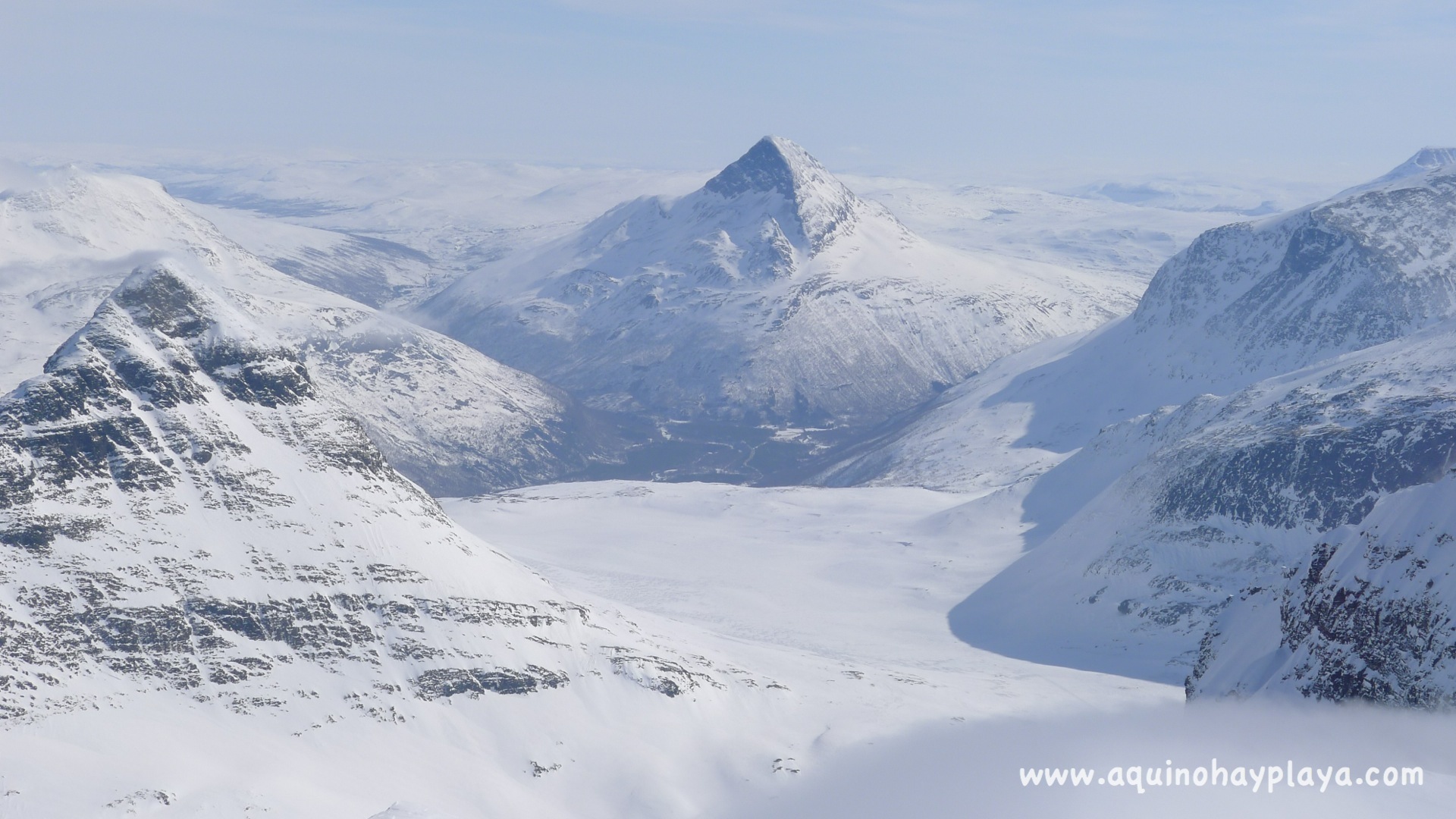 2014_04_24-173-AlpeLyngen-Sorfjellstinden.JPG