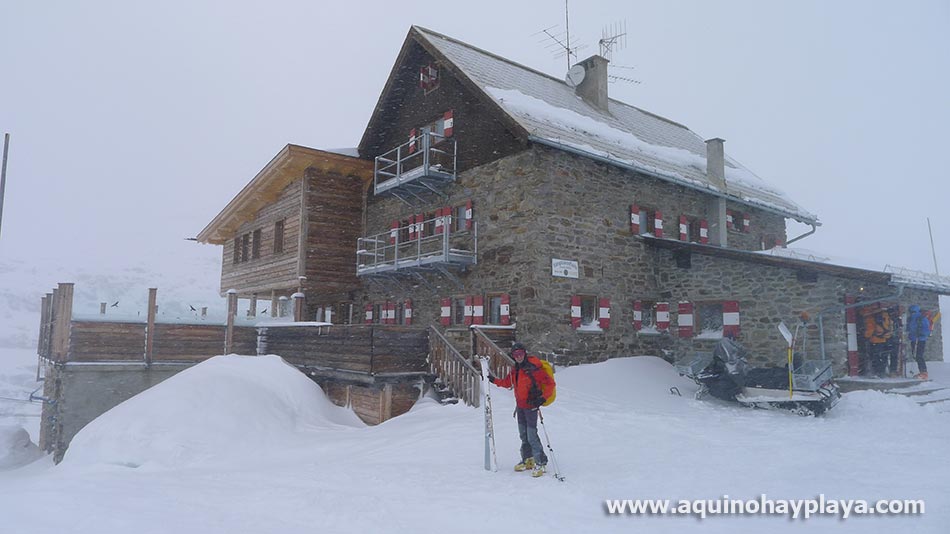 2012_04_08-011-TraveOtzal_dia1-LangtalereckHutte.jpg