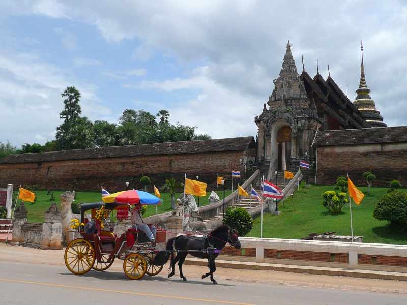 2007_07_01-TAILANDIA_271-Lampang-WatLuang.jpg